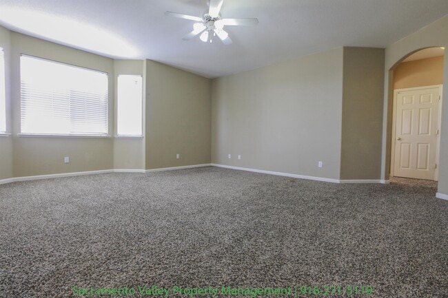 Building Photo - 2400 Snowy Egret Ct