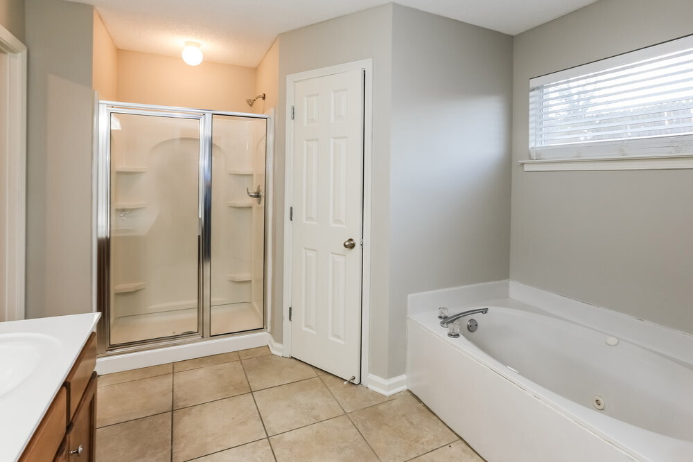 Building Photo - 7135 Maple Grove Rd