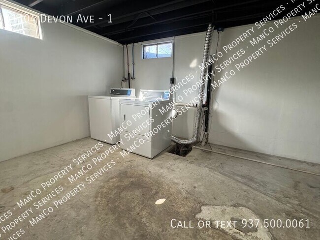 Building Photo - 1304 Devon Ave