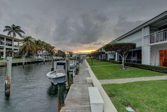 Building Photo - 68 Yacht Club Dr