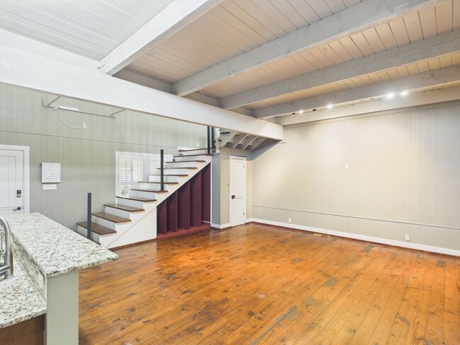 Building Photo - Charming 2BR/2BA with incredible storage in Fredericksburg, TX!