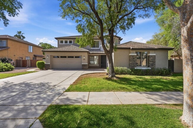 Building Photo - 3565 E Vaughn Ct