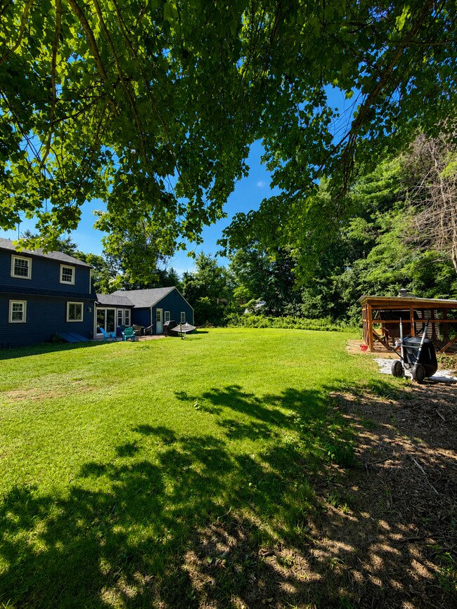 Building Photo - 33 Northwood Dr