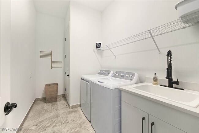 Building Photo - 11899 Gardenia Ave