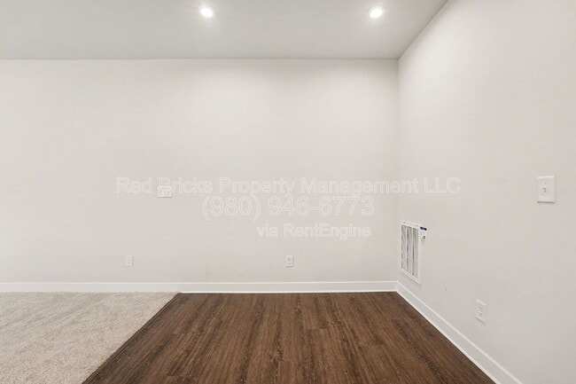 Building Photo - 9529 Teamwork St NW