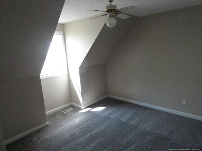 Building Photo - 593 Countrytown Dr