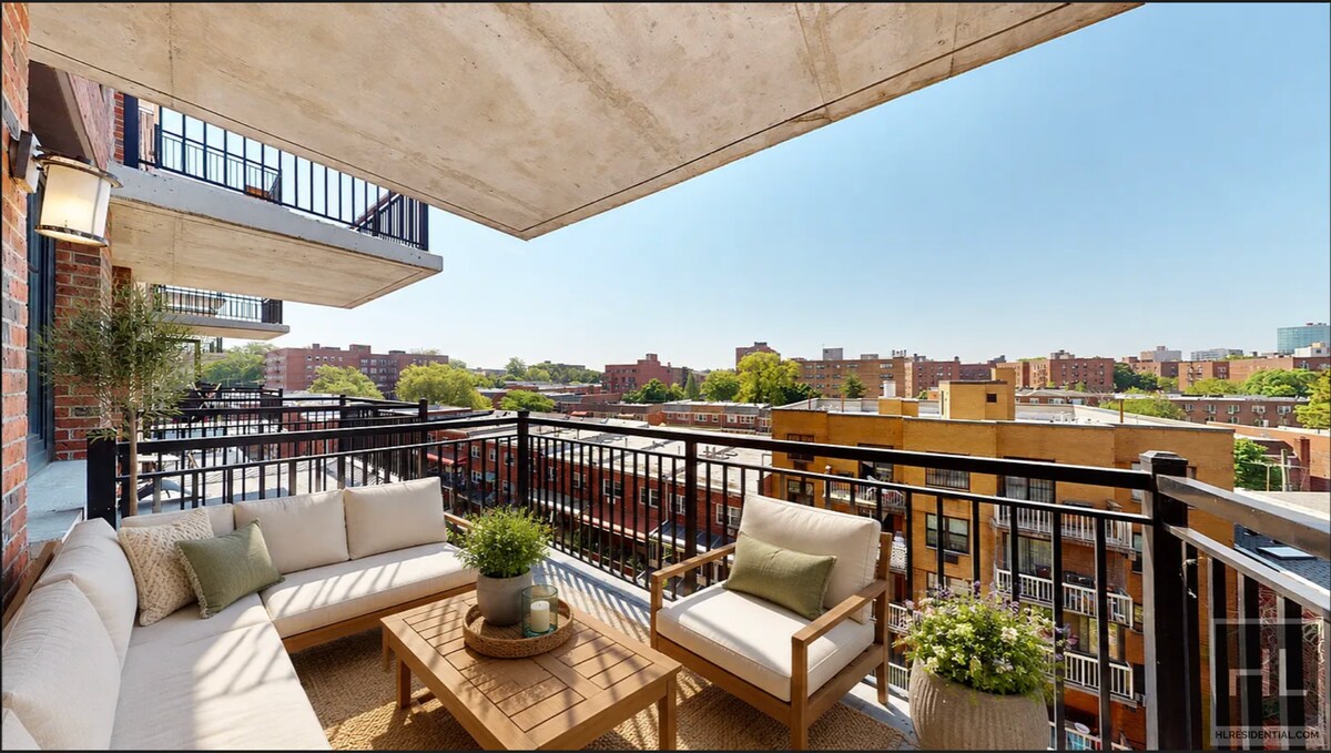 Building Photo - NORTHERN BOULEVARD