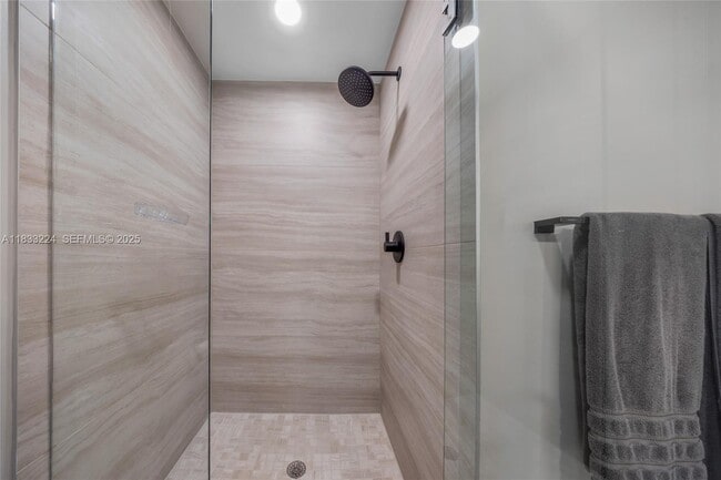 Building Photo - 580 72nd St