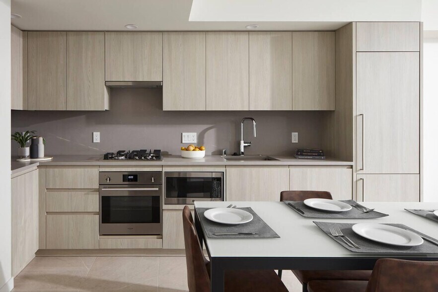 Building Photo - 161 Fairview Ave N