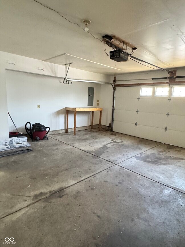 Building Photo - 10797 Miller Dr