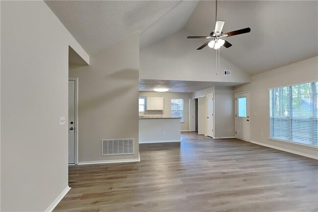 Building Photo - 3979 Sharon Spgs