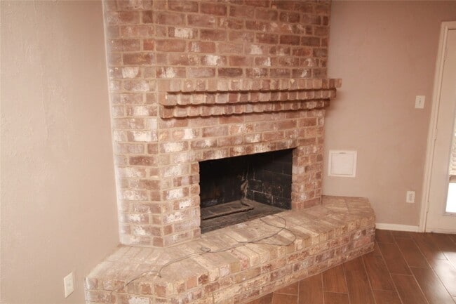 Building Photo - 7623 Alperton Dr