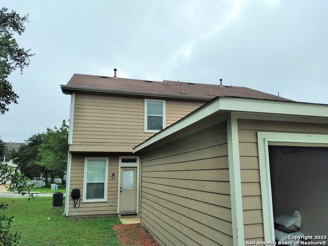 Building Photo - 301B Utterback-