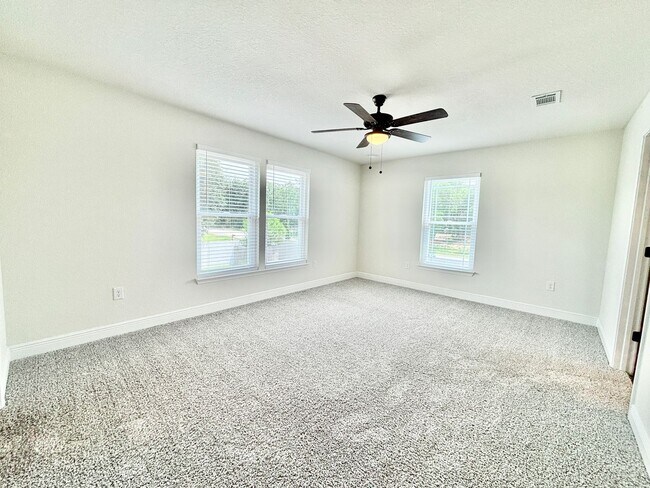 Building Photo - 5031 Peach Dr
