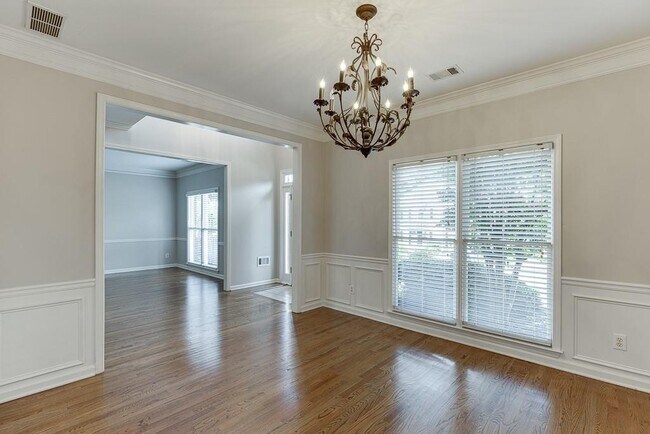 Building Photo - 1795 Lake Heights Cir