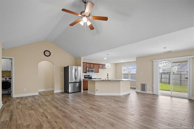 Building Photo - 2108 Heathcote Dr