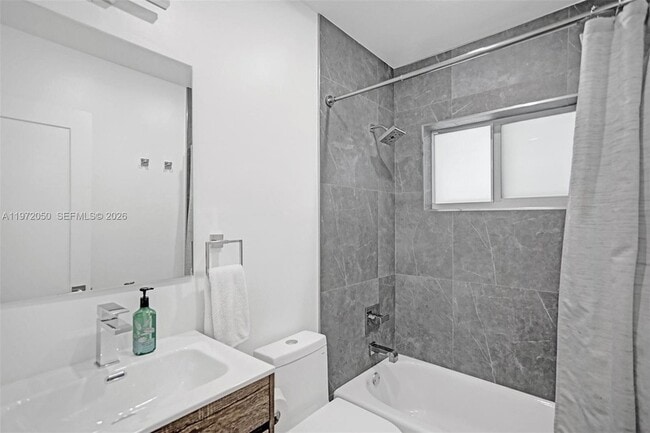 Building Photo - 3320 NE 13th Ave