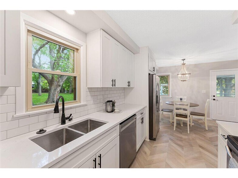 Kitchen - 2600 W 110th St