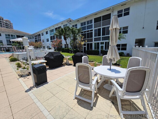 Building Photo - 1461 S Ocean Blvd
