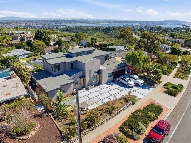 Building Photo - 5447 Soledad Rd