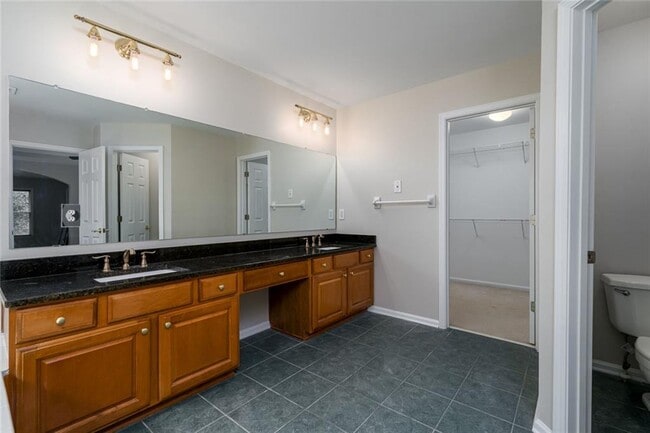 Building Photo - 174 Ennisbrook Dr SE