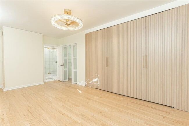 Building Photo - 200 W Paces Ferry Rd NW