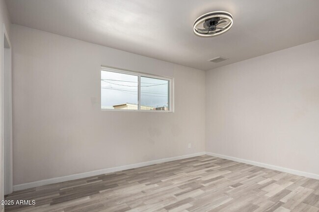 Building Photo - 3626 W Elm St