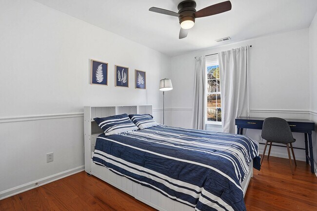 Building Photo - Stunning Home in Desirable Lochmere Community - Available NOW!