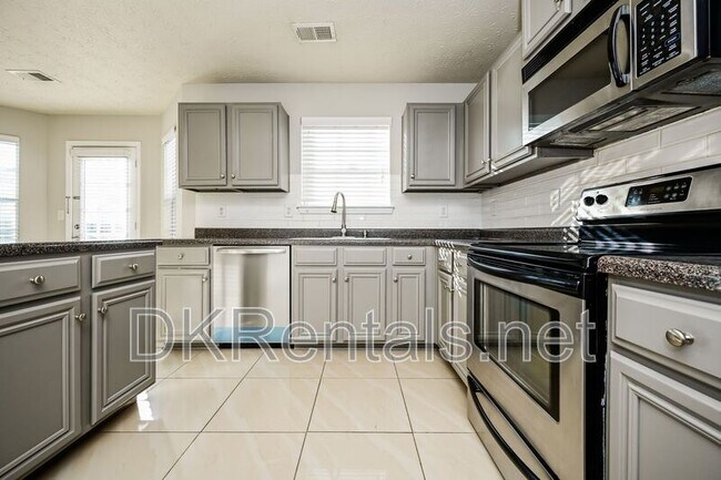 Building Photo - 7512 Congregation St