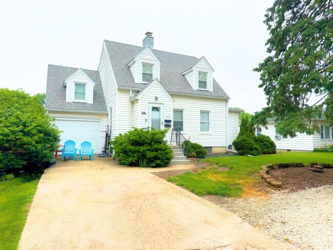 Building Photo - 1606HE