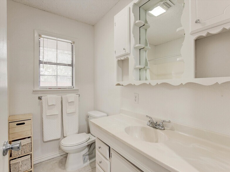 Building Photo - 3727 W Biddison St