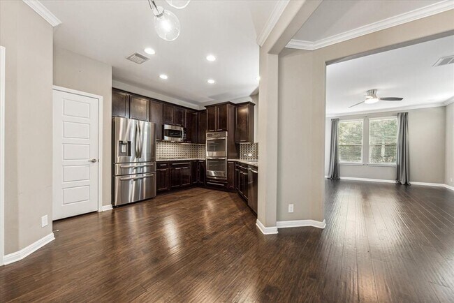 Building Photo - 9725 Solana Vista Loop