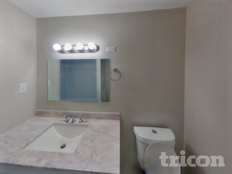 Building Photo - 137 Crum Creek Dr