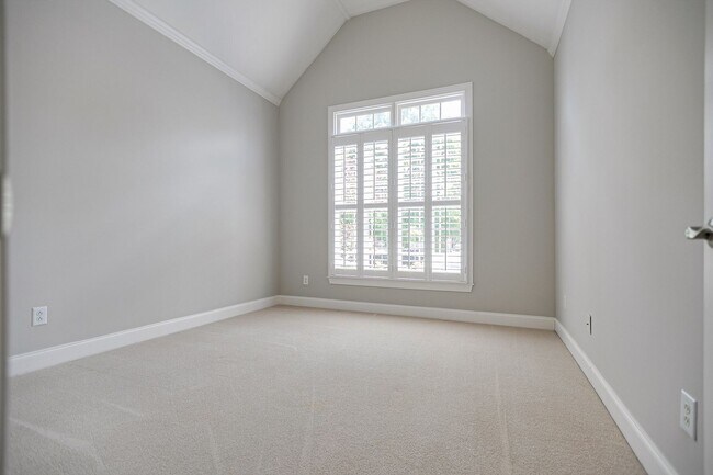 Building Photo - Beautiful Home in Willow Springs Just Minutes to Downtown Franklin