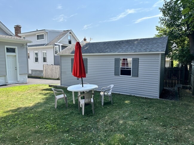 Building Photo - 128 Grove Pl