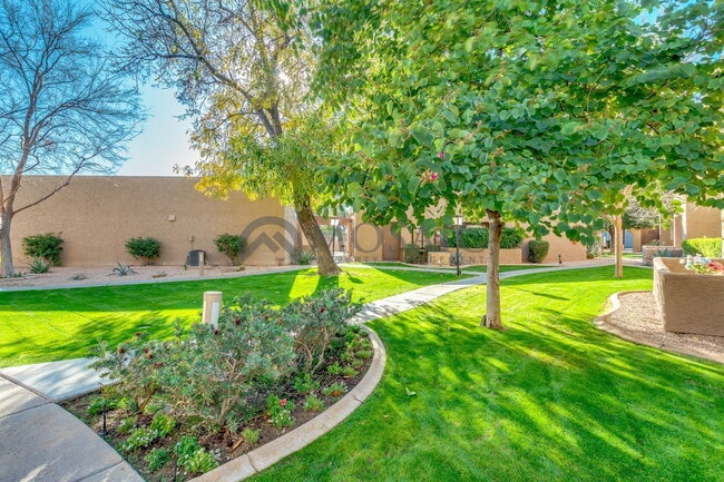 Building Photo - 4444 E Paradise Vlg Pkwy S