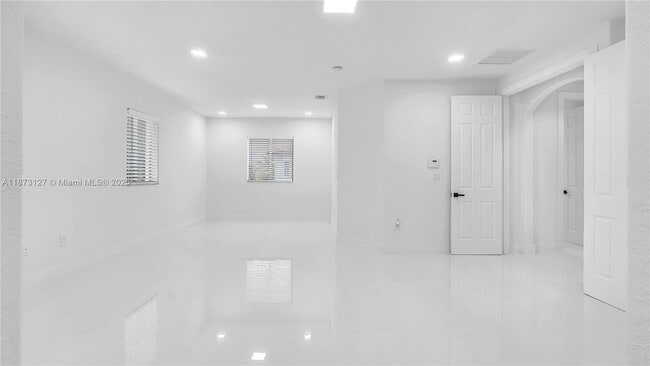 Building Photo - 7545 SW 188th Ln