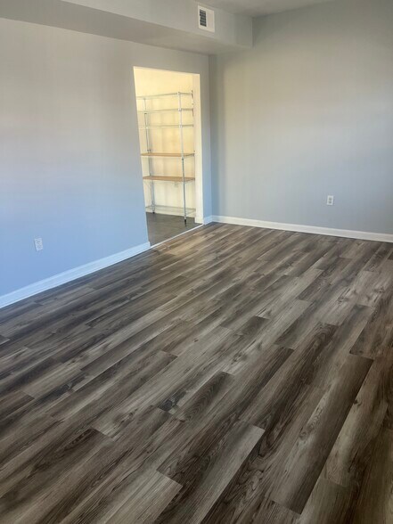 Building Photo - 505 Arsan Ave