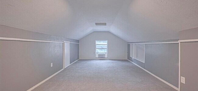 Building Photo - 2606 Micliff Blvd