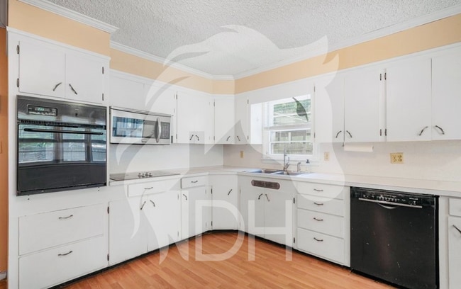 Building Photo - "Charming 3-Bedroom Oasis with 2 Full Baths in the Heart of Vinita!"