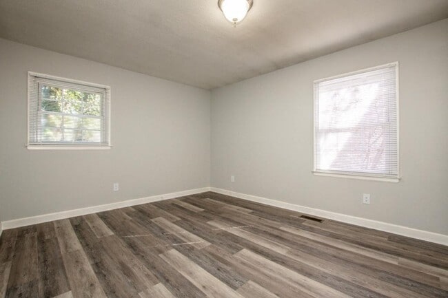 Building Photo - 2089 Rock Springs Cir