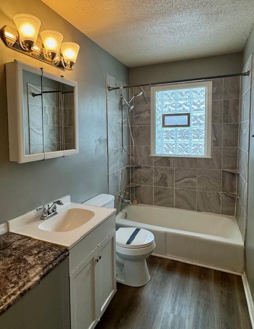 Building Photo - Spacious 3BR 2BA Home w/ Oversized 2-Car Garage + Stainless Kitchen in Raytown