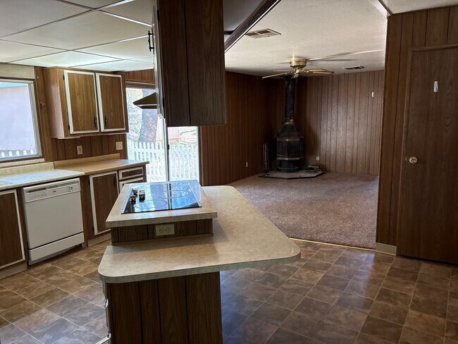 Building Photo - 6218 Leicester Dr