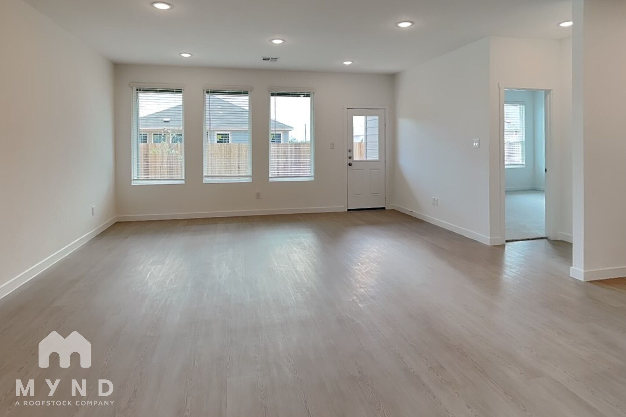 Building Photo - 10559 Ysasmendi Rdg