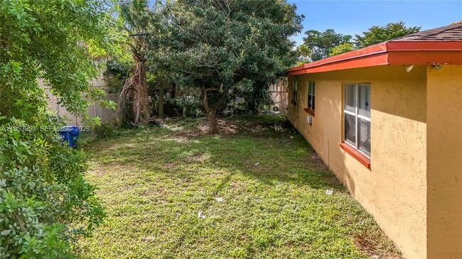 Building Photo - 1800 NW 52nd Ave