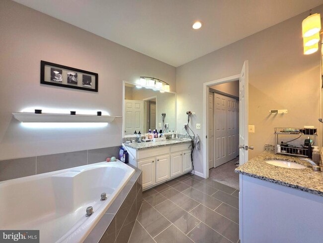 Building Photo - 5300 Arapaho Ln