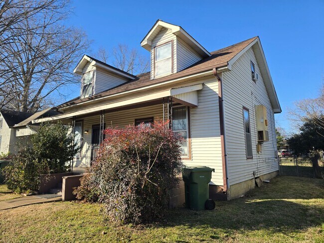 Building Photo - 803/805 McKinley Avenue