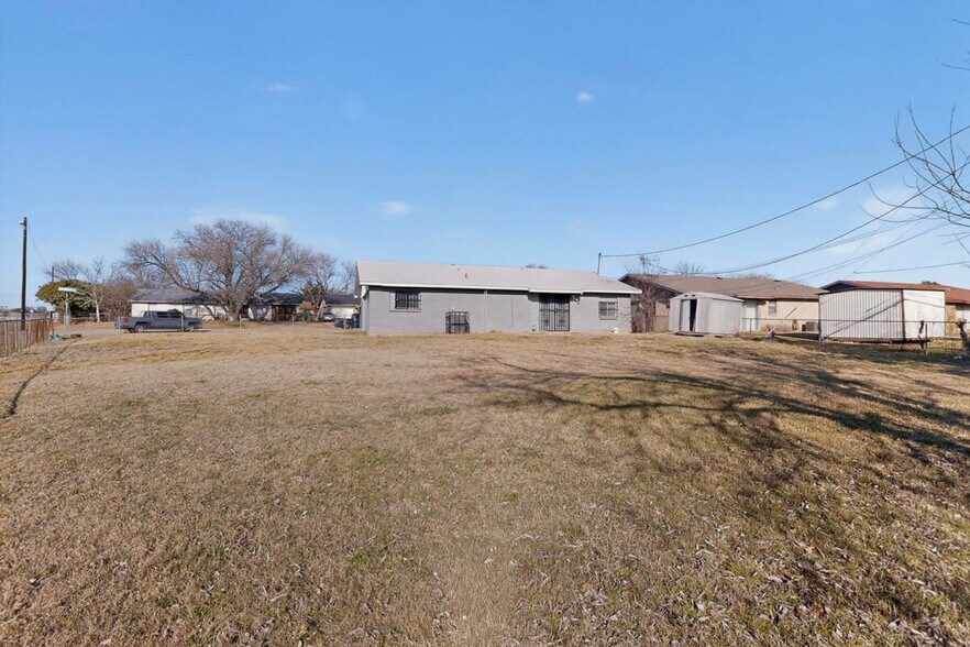 Building Photo - 136 Yorkshire Dr