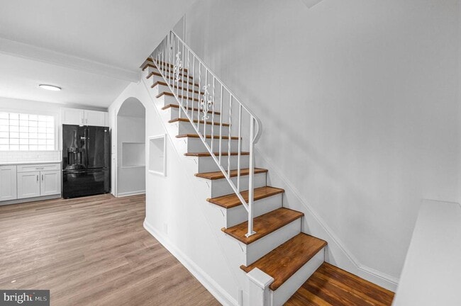 Building Photo - 219 S Pleasantview Rd