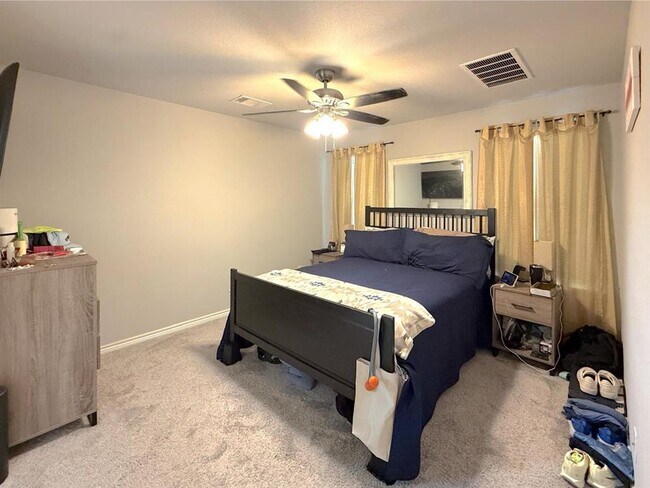 Building Photo - 2004 Pecan Island Dr